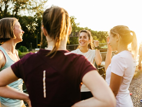 Teaser Running group among colleaguesd