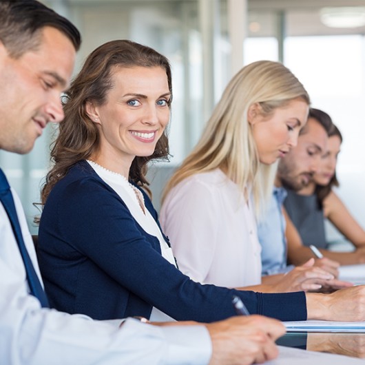 Professionals Find out more about the various entry opportunities as an IT expert (m/f/d).